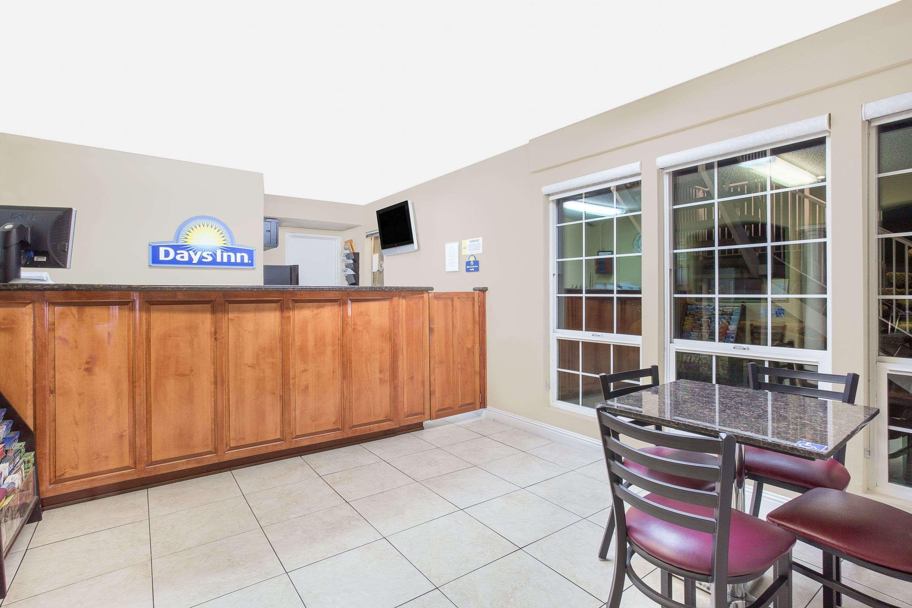 Days Inn By Wyndham Turlock Dış mekan fotoğraf